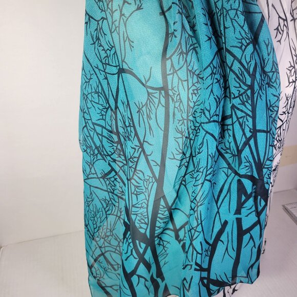 Blue & White Women Elegant Gradient Tree Branch Print Lightweight Sheer Scarf - Picture 3 of 4